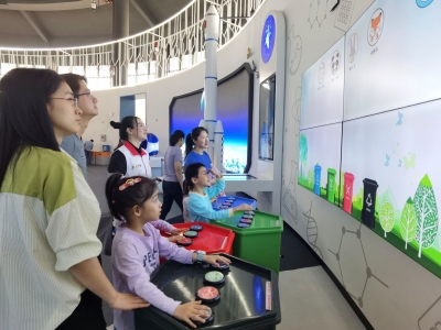 亲子互动共倡环保理念！市生态环境局开展世界地球日主题活动