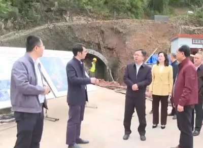 凌晓文带队开展巡河和汛期安全生产检查工作：做实做细各项措施 织密筑牢“安全网”