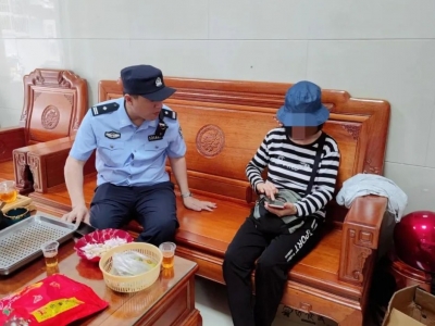 六旬老阿姨执意要给“男友”汇款，民警都急了！