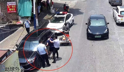 无处可逃！五华民警一秒锁定逃犯