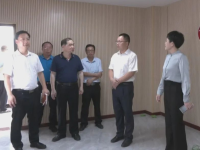 周小勇到教育系统开展专项调研