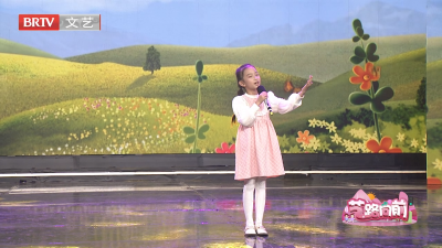 梅州五华籍小歌手古钰荣登北京卫视，一首《春天里的妈妈》获得著名演员王丽云现场点赞