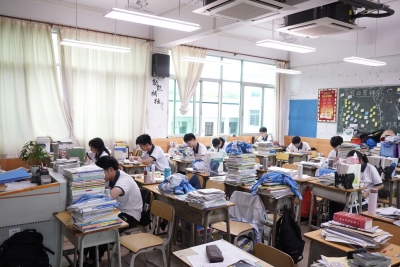 奋斗无问西东 青春自成芳华！我市高三学子积极备战夏季高考 