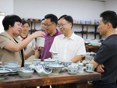 凌晓文带队调研走访企业：用心用情精准服务 高质高效助企发展