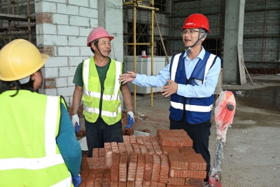 劳动者风采丨盈华电子材料项目二期项目经理黄建安：建安抓安全，假期抢工期！