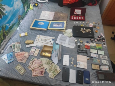 人赃俱获！这个入室盗窃惯犯落网！