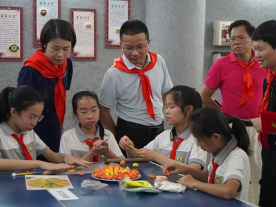 非遗文化润童心！梅江区作新小学开展客家泥塑进校园活动