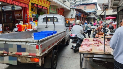 梅江区华建三巷乱摆乱卖、喇叭促销噪声扰民！周边居民盼解决