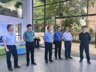 钟梅芬、曾光华带队赴珠三角走访政协委员和委员企业