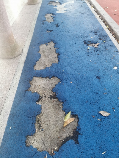 景区塑胶跑道破损，市民盼修复！相关部门：将尽快落实