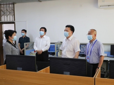 张志锋检查高考准备工作时强调：压实责任精心组织通力协作密切配合确保今年高考安全平稳顺利