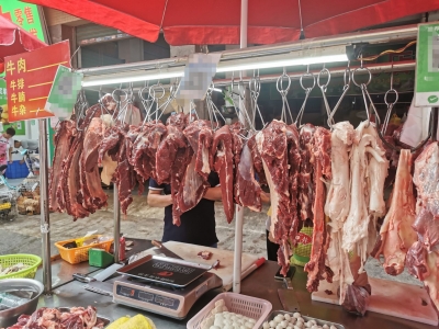 牛肉市场“淡季不淡”，梅城多个市场出现降价