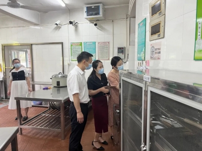 石远平率队督导食品安全“两个责任”机制落实情况