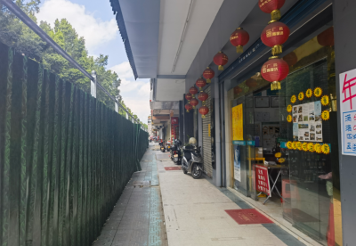 梅县区这里计划建人行天桥，但围蔽大半年仍未动工！周边市民有意见了…