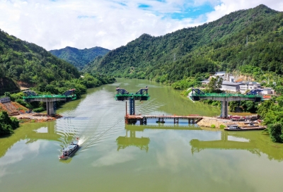 梅县区松口镇蓬辣大桥工程建设正加快推进中！预计10月底全面建成通车