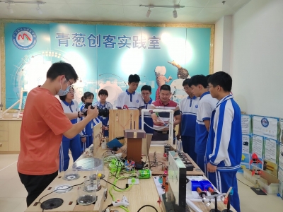 打造科创品牌 培养创新人才！广东梅县外国语学校注重“科教融合”提升学生综合素养 