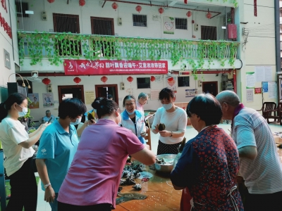 “艾”意浓浓 “粽”迎端午！他们为社区长者送祝福…