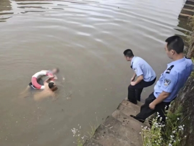 兴宁一名女子落水！危急时刻，铁骑奋不顾身将她救起
