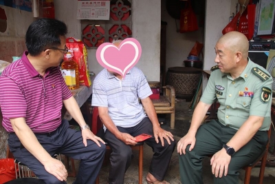 杨润世一行到洲瑞镇走访慰问困难党员