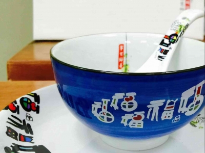 入围深圳手信！梅州籍旅深艺术家何柏俊用彩书传扬深圳精神