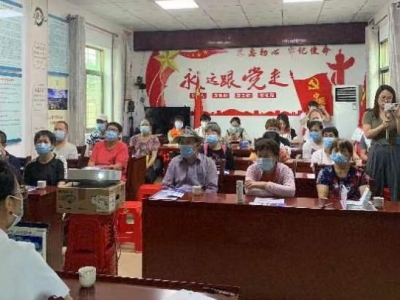 梅江区开展“党心耀攀桂·粽香端午送安康”志愿服务活动