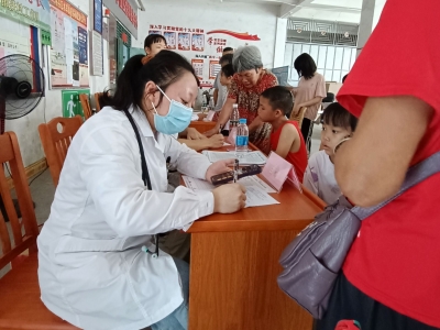 文明村镇创建丨梅县区水车镇联合为逾百名儿童开展健康筛查