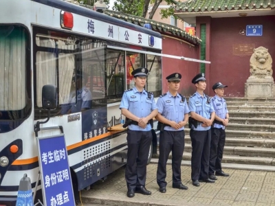 高考首日，梦想的路上，梅江公安伴你同行！