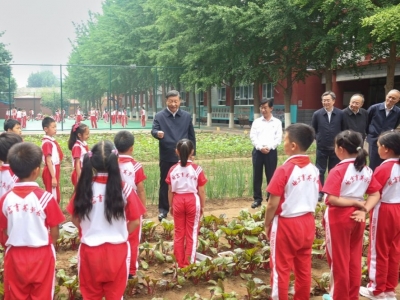 习近平向全国广大少年儿童祝贺“六一”国际儿童节快乐