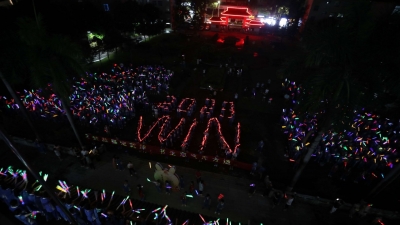 超燃！梅州市曾宪梓中学千名学子“喊楼”为高考加油