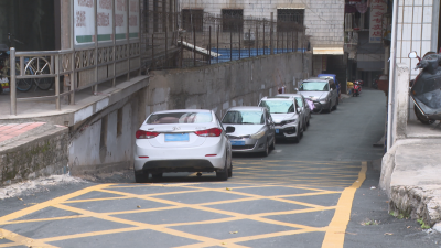 曝光！蕉岭城区这些地方车辆乱停乱放依旧