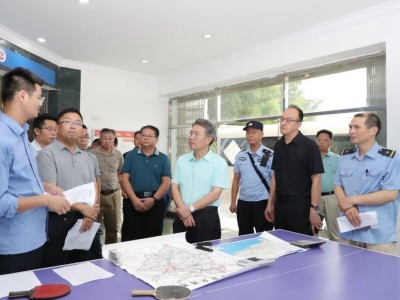 朱少辉率队到华城镇调研