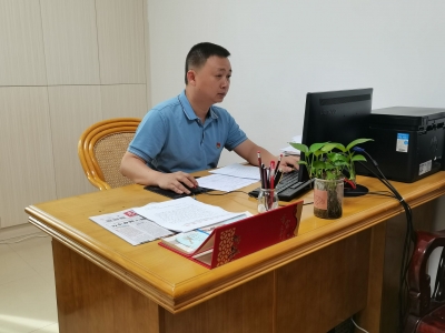 广东省“人民满意的公务员”杨炜宏：扶贫路上的“实干家”