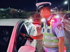 梅县公安组织开展夏夜治安巡查宣防第一次集中统一行动