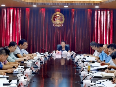 市人大常委会党组召开理论学习中心组专题学习会，学习贯彻《习近平著作选读》第一卷、第二卷