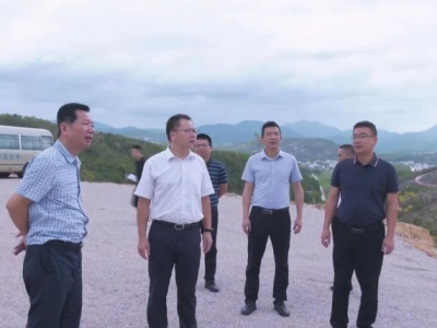 周小勇调研绿美平远生态建设并开展巡林、督导防溺水等工作