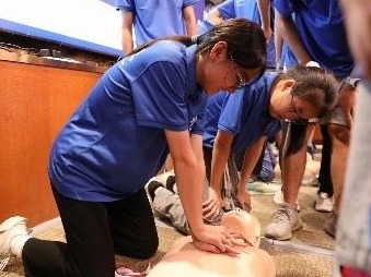 玩转夏令营！东中学子近距离接触生命科学和前沿医学