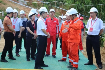 凌晓文以人大代表身份参加代表主题活动：更好发挥人大代表作用 不断提升履职能力和水平