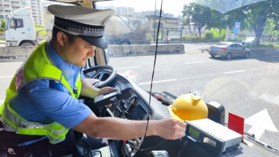 检测重点车辆行车记录仪！源头上预防减少道路交通事故 