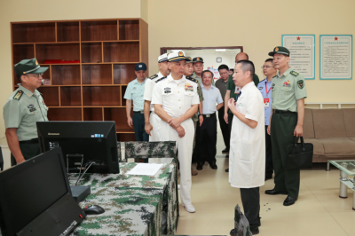 省军区少将司令员张弓来梅检查征兵工作