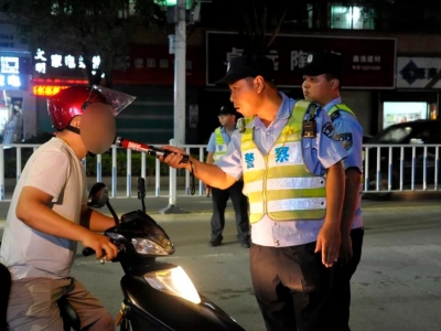 大埔公安开展夏夜治安巡查宣防暨“雷霆行动”第四次集中统一行动
