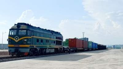 把“出海口”搬到“家门口”！“梅州综保区-广州南沙”海铁联运班列成功试运行