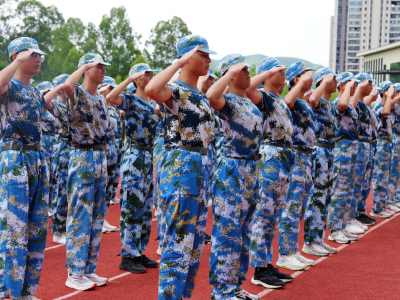 开学第一课，学子“练兵”忙！