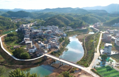 以人才助产业 小乡村现大发展