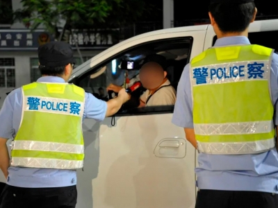 严查未成年人违规骑行！大埔公安开展夏夜治安巡查宣防“雷霆行动”