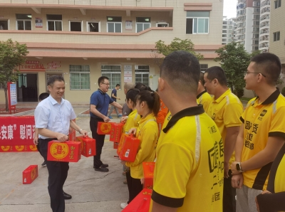 为一线户外工作者送上关怀！市总工会举行2023年“夏季送清凉 防暑保安康”慰问活动