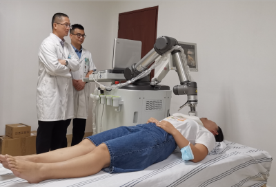 打破时空限制，共享优质医疗！粤东医院使用5G远程超声机器人让患者“隔空”问诊
