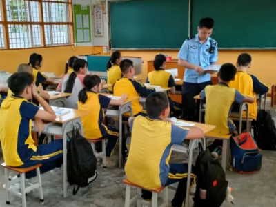 开学第一天，“警”紧相随！