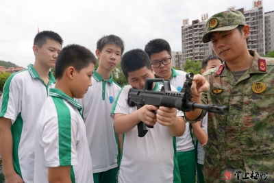 入脑入心！平远“八个一”国防教育包真不错
