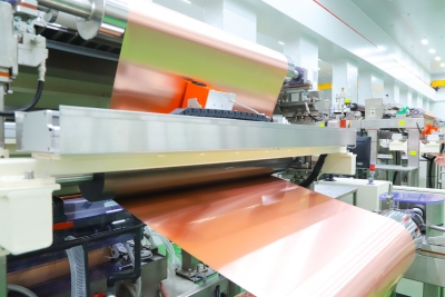 9月28日正式投产！盈华科技年产5.66万吨高端铜箔项目二期首条生产线试产成功出箔