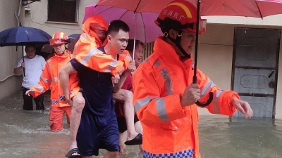 风雨同舟 众志成城！兴宁市党员干部“逆风而行”奋战防风防汛一线 